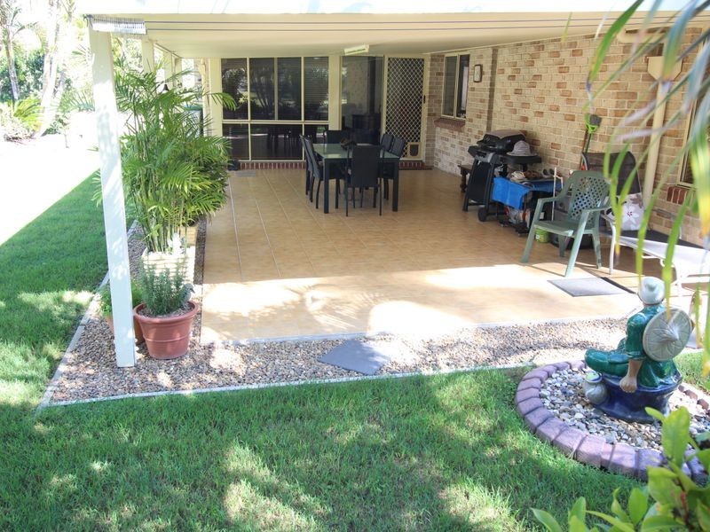 106 Windsor Drive, Mount Hallen QLD 4312