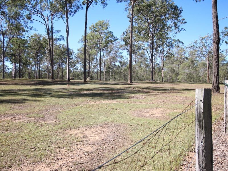 106 Windsor Drive, Mount Hallen QLD 4312