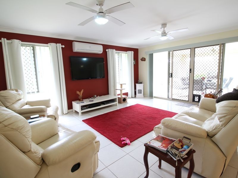 31 Windsor Drive, Mount Hallen QLD 4312