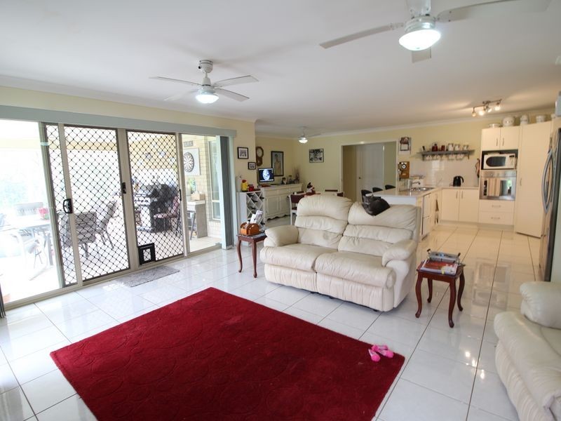 31 Windsor Drive, Mount Hallen QLD 4312