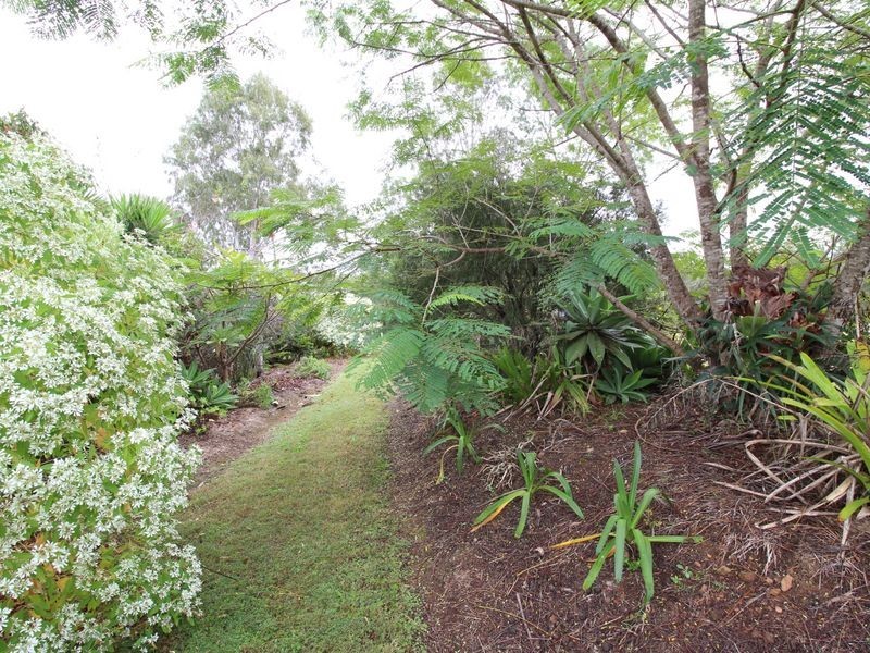 31 Windsor Drive, Mount Hallen QLD 4312