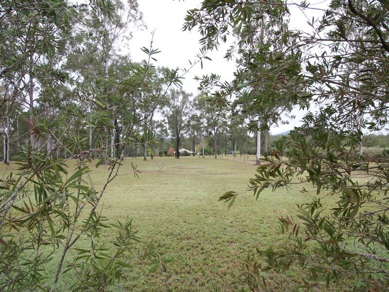 31 Windsor Drive, Mount Hallen QLD 4312