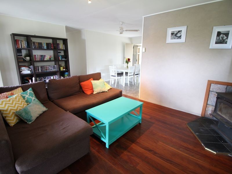 17 Robson Street, Kilcoy QLD 4515