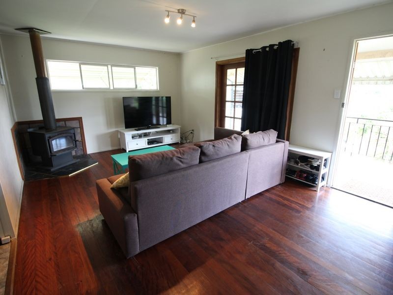 17 Robson Street, Kilcoy QLD 4515