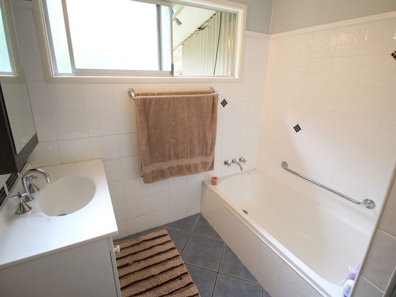 17 Robson Street, Kilcoy QLD 4515