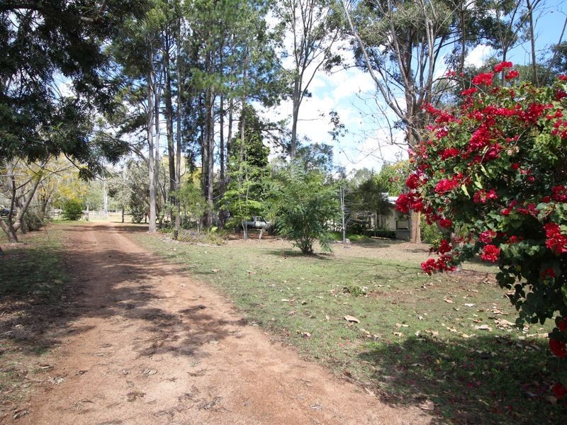 68 Pine Crescent, Esk QLD 4312