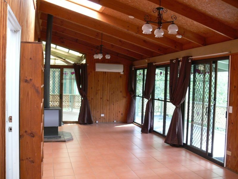 68 Pine Crescent, Esk QLD 4312