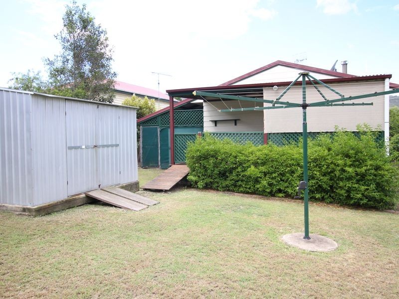 21 Down Street, Esk QLD 4312