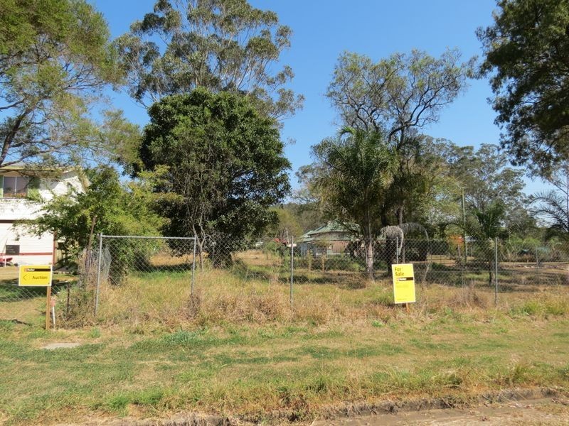 13 Richard Street, Esk QLD 4312