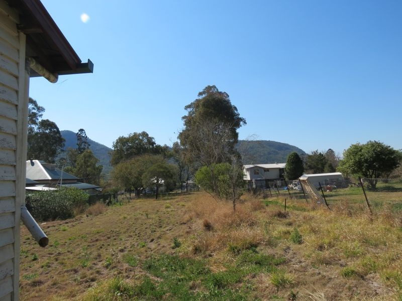 13 Richard Street, Esk QLD 4312