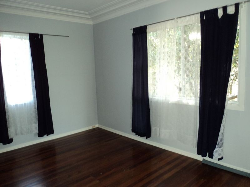 22 Down Street, Esk QLD 4312