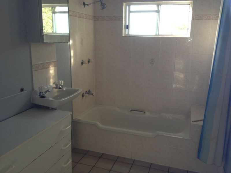 22 Down Street, Esk QLD 4312