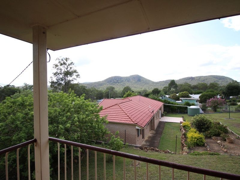 42 Barbour Street, Esk QLD 4312