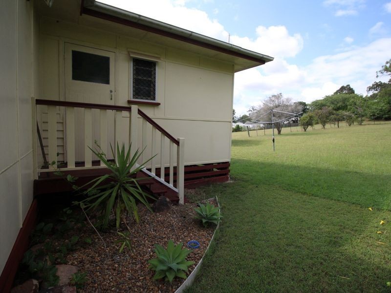 42 Barbour Street, Esk QLD 4312