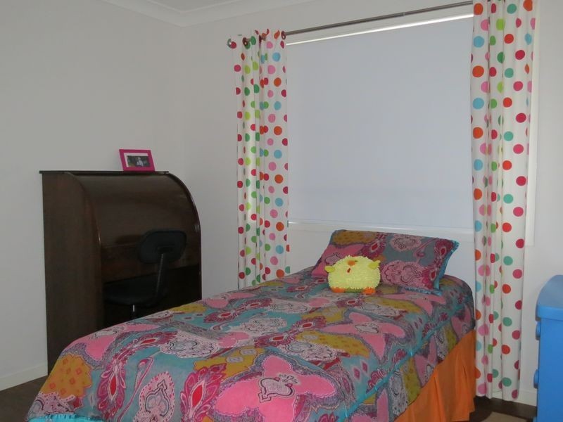 34 Countess Court, Mount Hallen QLD 4312