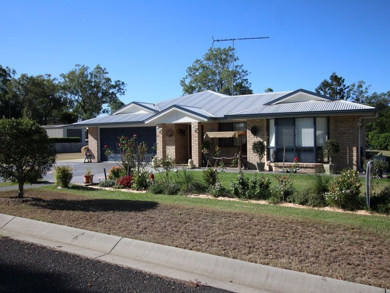57 Bellambi Street, Toogoolawah QLD 4313