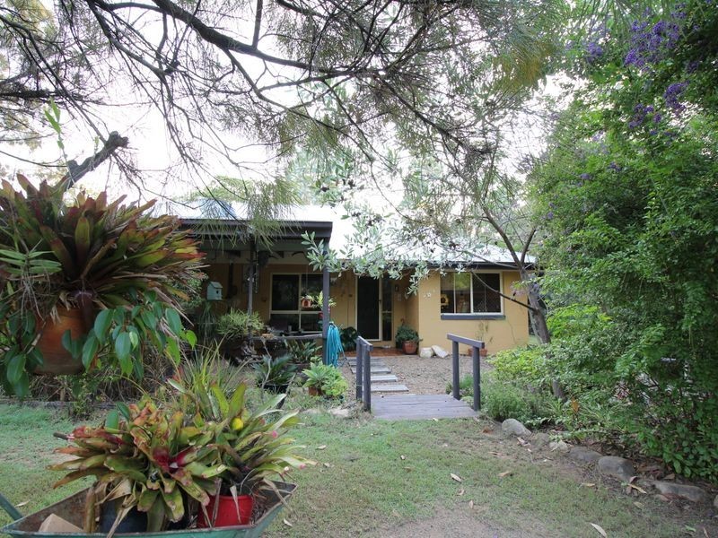 42 Buckingham Court, Mount Hallen QLD 4312