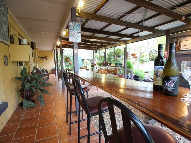 42 Buckingham Court, Mount Hallen QLD 4312