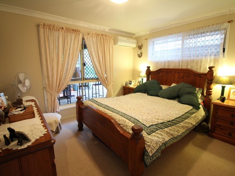 42 Buckingham Court, Mount Hallen QLD 4312