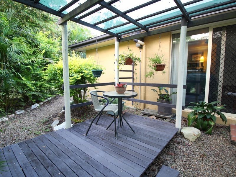 42 Buckingham Court, Mount Hallen QLD 4312