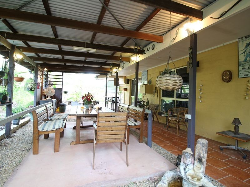 42 Buckingham Court, Mount Hallen QLD 4312