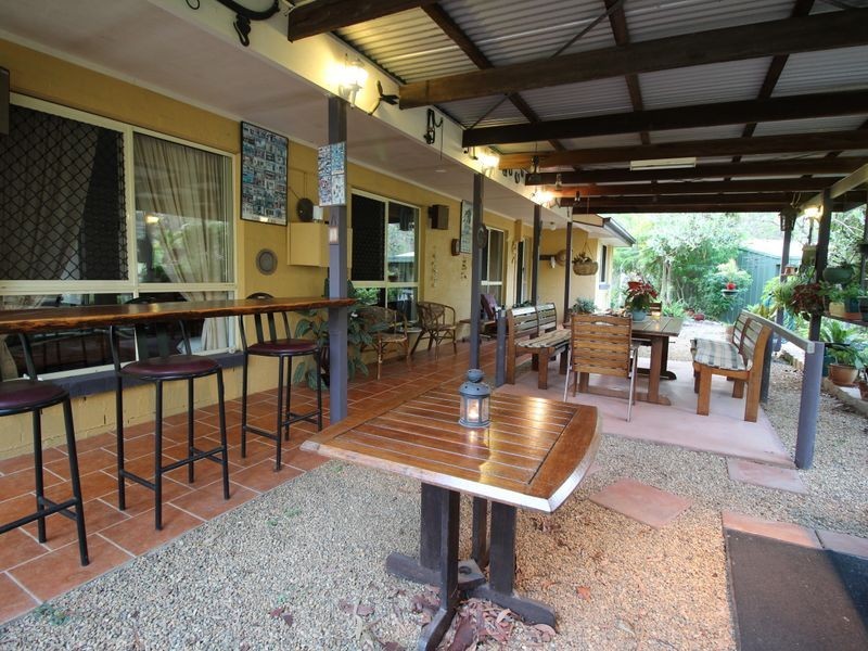 42 Buckingham Court, Mount Hallen QLD 4312