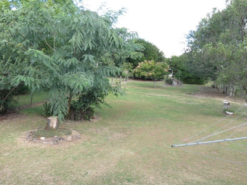 24 South Street, Esk QLD 4312