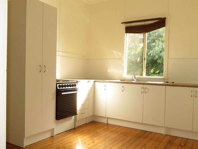 24 South Street, Esk QLD 4312