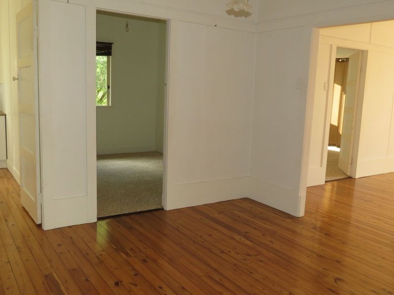 24 South Street, Esk QLD 4312