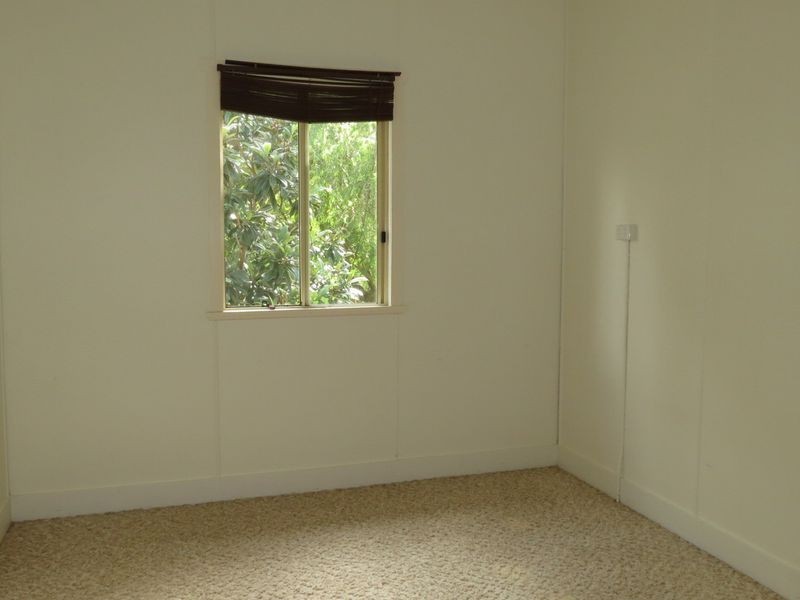 24 South Street, Esk QLD 4312