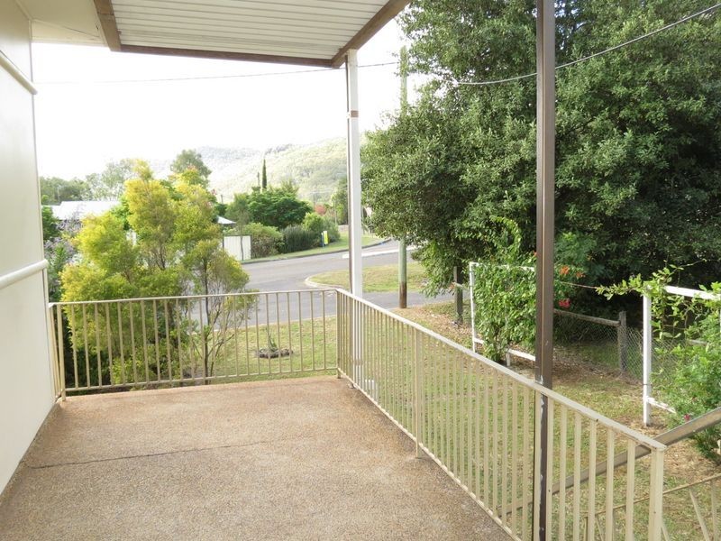 24 South Street, Esk QLD 4312