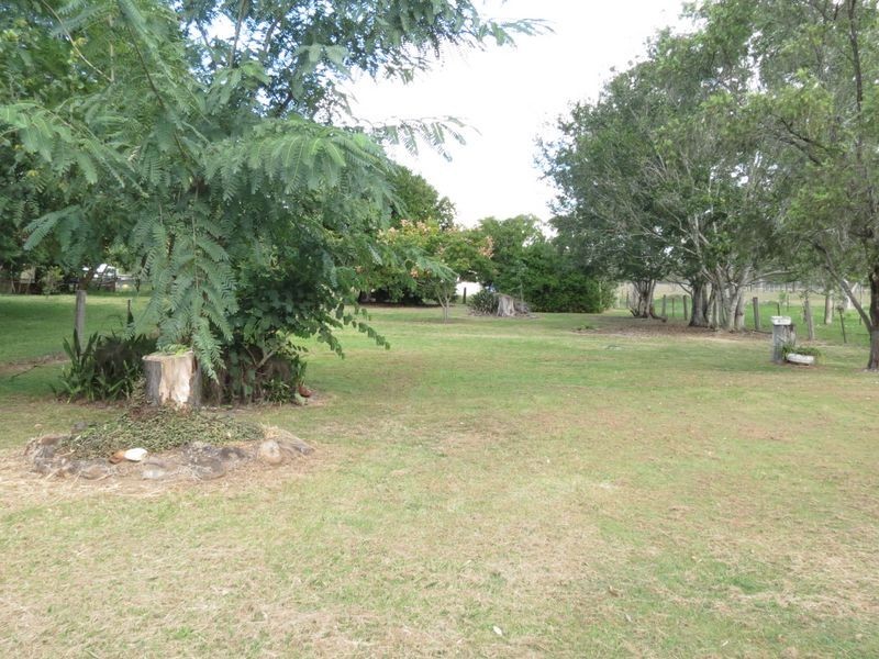 24 South Street, Esk QLD 4312