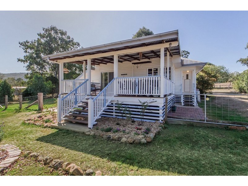 38 Howe Street, Esk QLD 4312