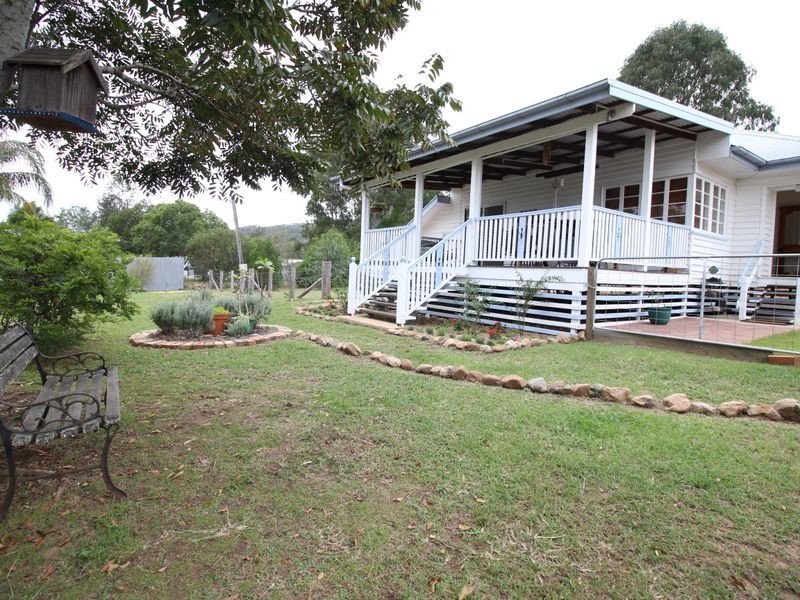 38 Howe Street, Esk QLD 4312