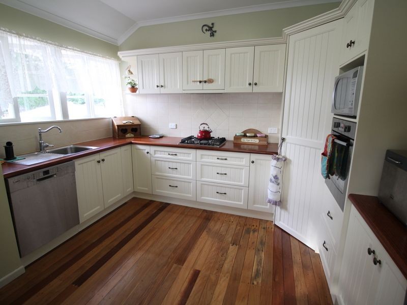 38 Howe Street, Esk QLD 4312
