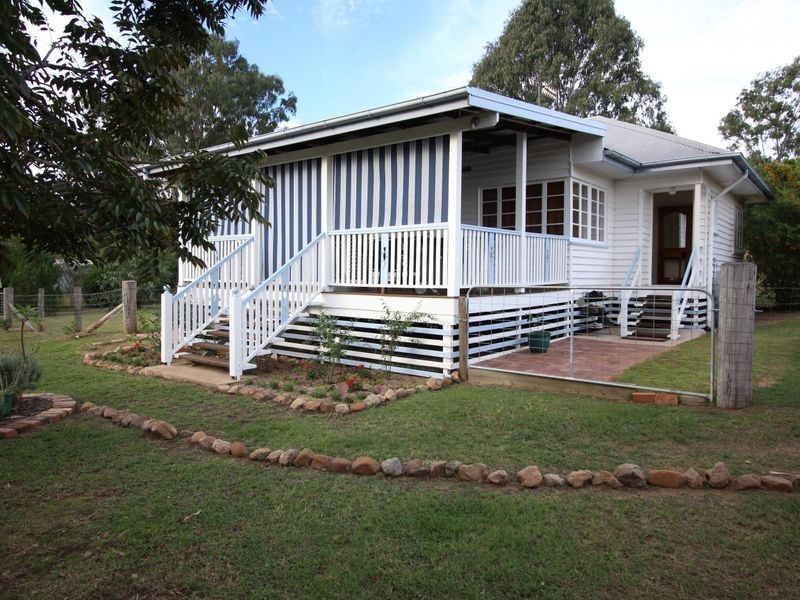 38 Howe Street, Esk QLD 4312