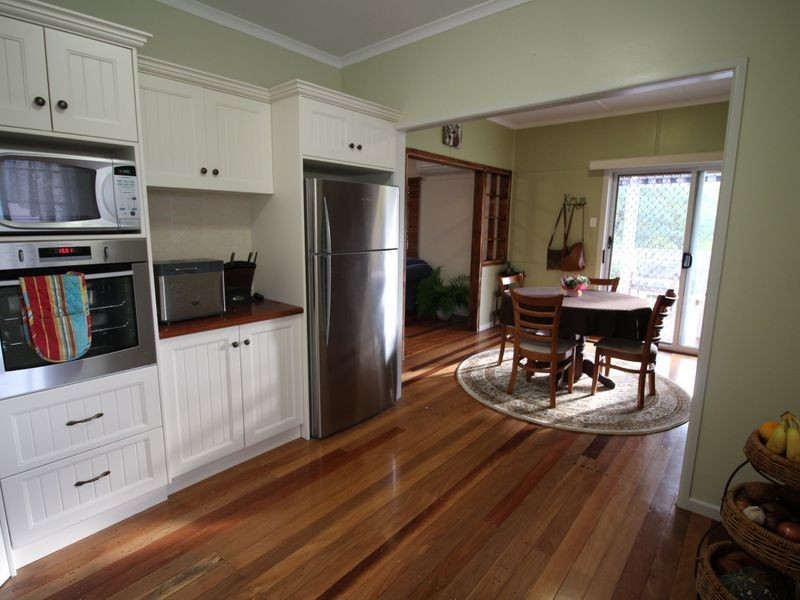 38 Howe Street, Esk QLD 4312