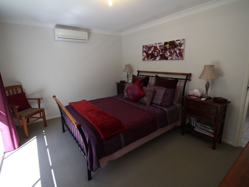33 Gloucester Court, Mount Hallen QLD 4312