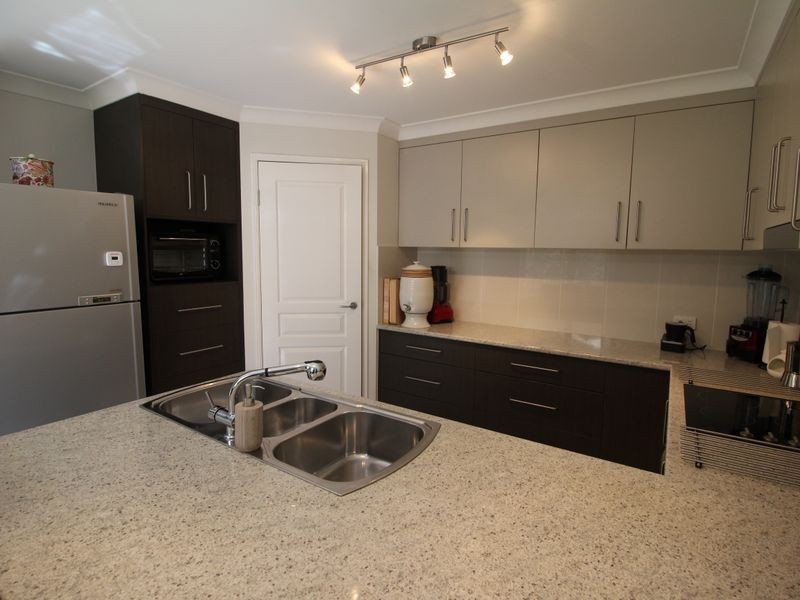 33 Gloucester Court, Mount Hallen QLD 4312