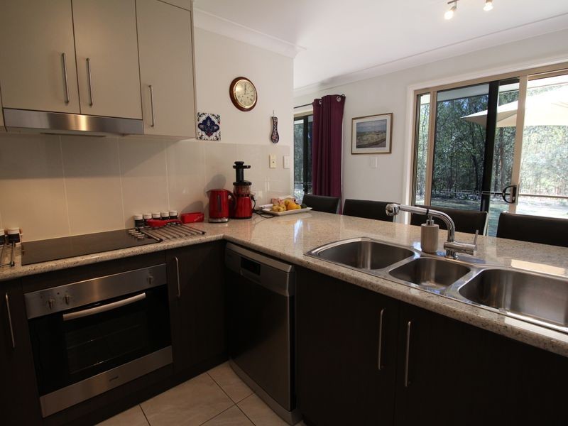 33 Gloucester Court, Mount Hallen QLD 4312