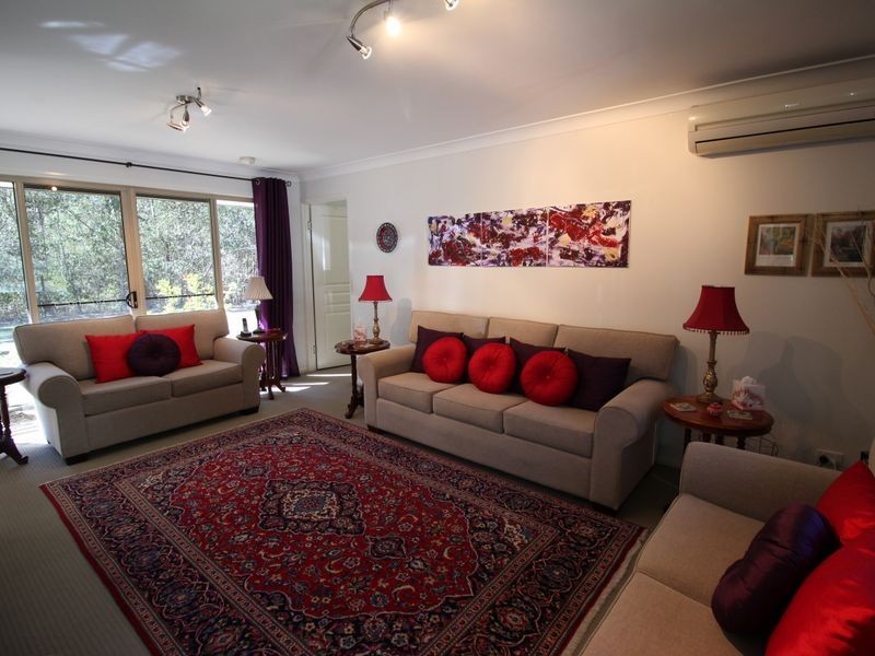 33 Gloucester Court, Mount Hallen QLD 4312