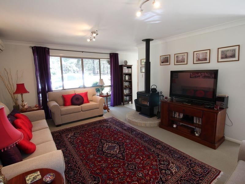 33 Gloucester Court, Mount Hallen QLD 4312