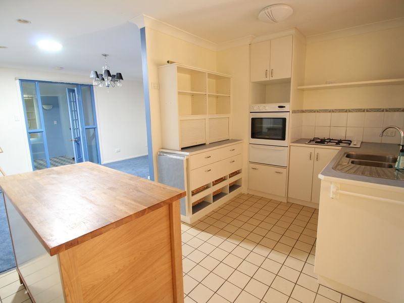 11 Elizabeth Street, Esk QLD 4312