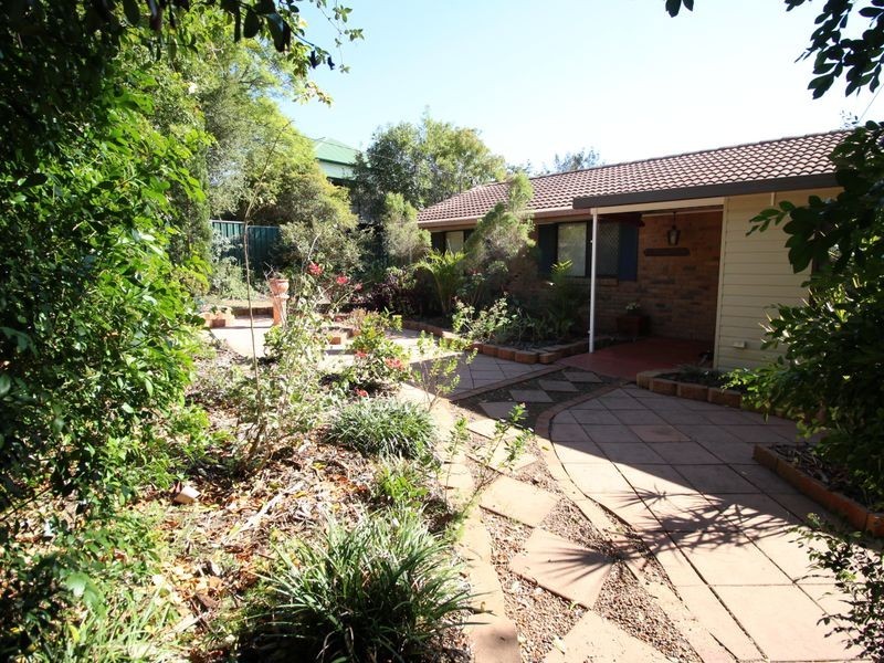 11 Elizabeth Street, Esk QLD 4312