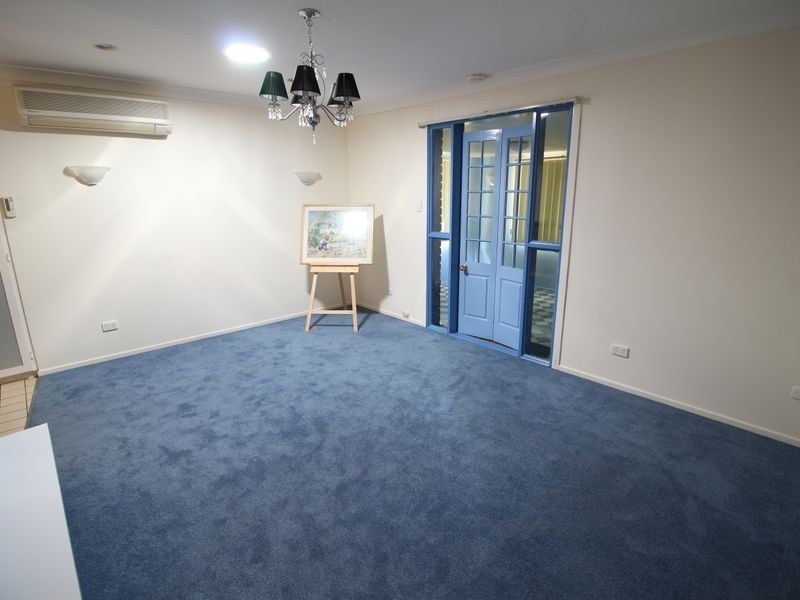 11 Elizabeth Street, Esk QLD 4312