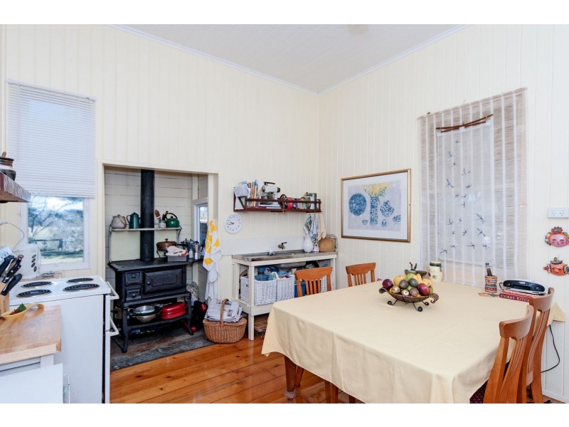 48 Bellambi Street, Toogoolawah QLD 4313