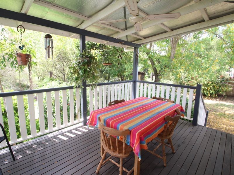 26 Down Street, Esk QLD 4312