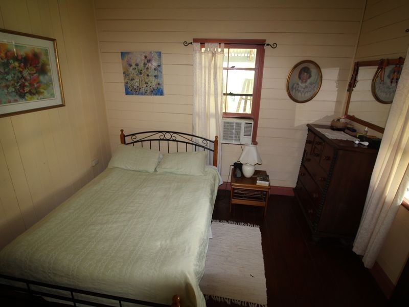26 Down Street, Esk QLD 4312