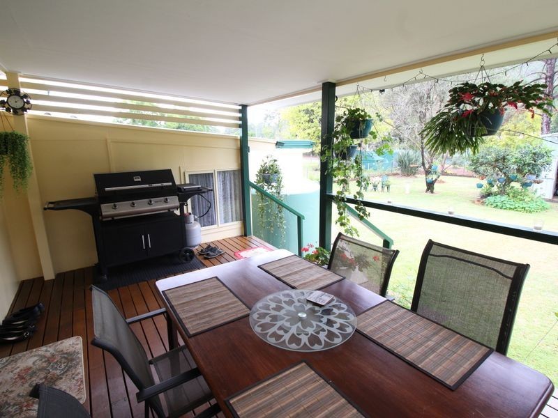 15 Russell Street, Esk QLD 4312