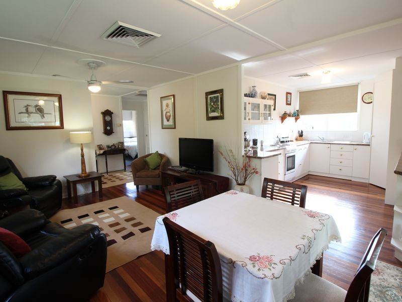 15 Russell Street, Esk QLD 4312